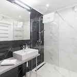 Apart111 - Garden Apartment