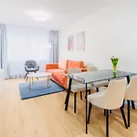 Apart111 - Garden Apartment *