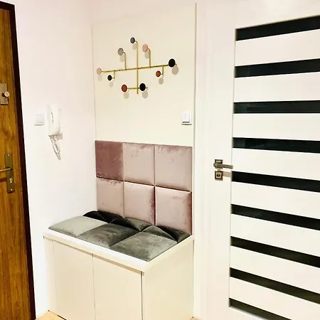 Apart111 - Garden קולובז'ג