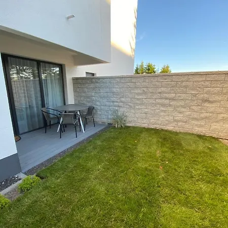 Apart111 - Garden